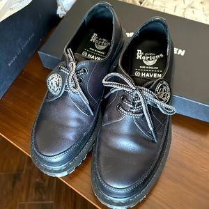 Dr. Martens-Haven, Made in England, never worn, size 8, Black Leather, unisex